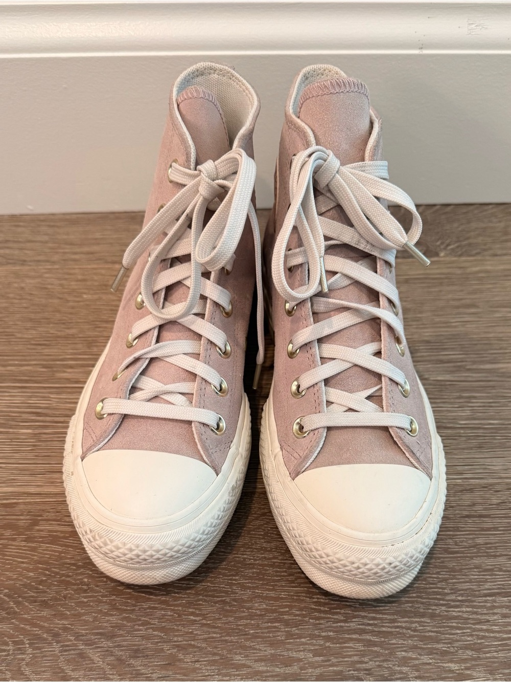 Converse pink suede leather platform high tops. Size 6